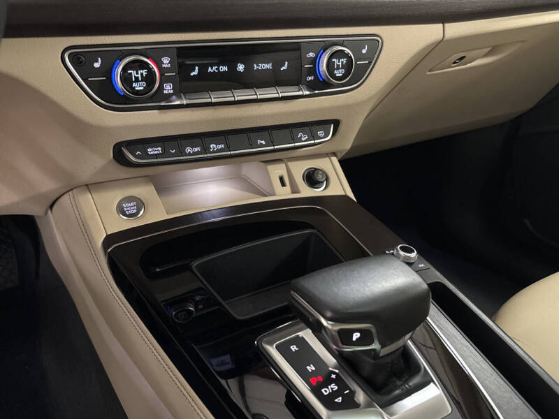 2022 Audi Q5 quattro Premium Plus 40 TFSI