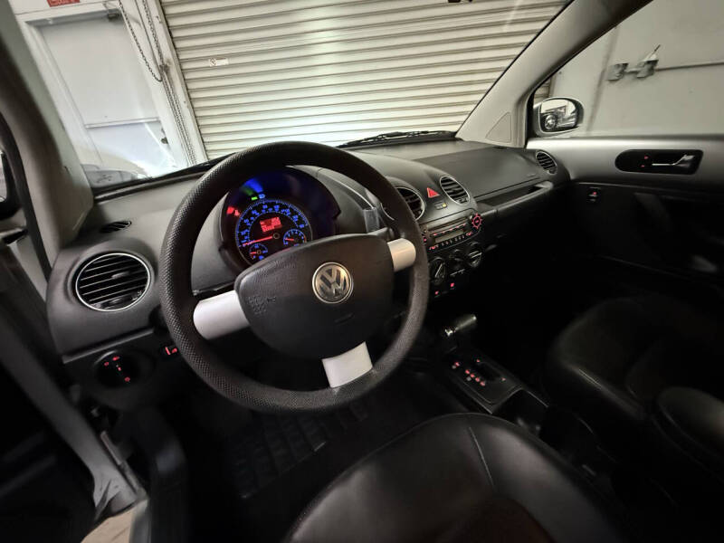 2008 Volkswagen New Beetle S
