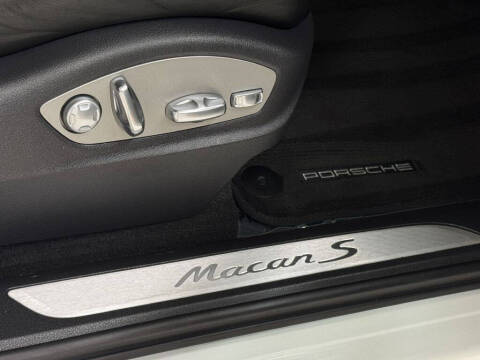 2015 Porsche Macan S