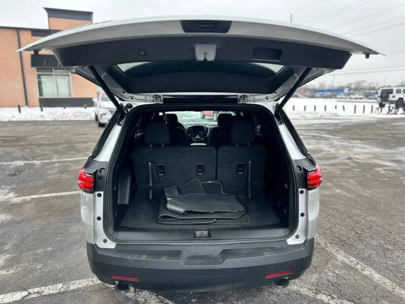 2022 Chevrolet Traverse LT Cloth