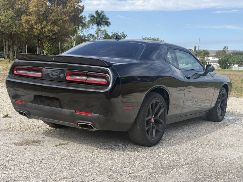 2021 Dodge Challenger SXT