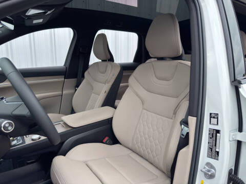 2025 Volvo EX90 Twin Performance Plus 7P