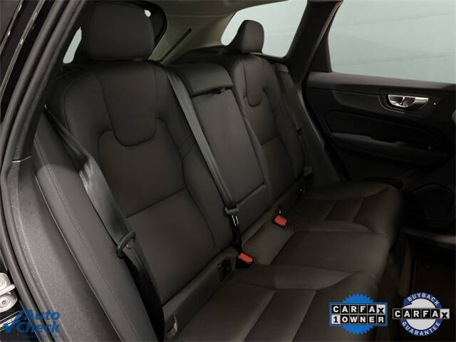 2025 Volvo XC60 B5 Plus Dark Theme