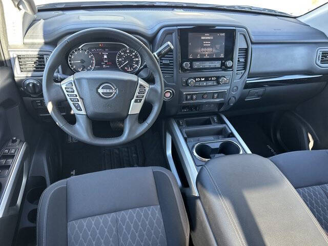 2024 Nissan Titan SV