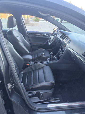 2016 Volkswagen Golf GTI SE