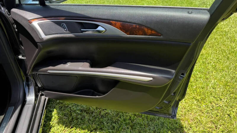 2014 Lincoln MKZ