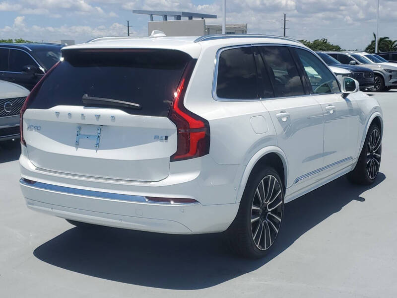 2025 Volvo XC90 B6 Ultra Bright Theme 7P