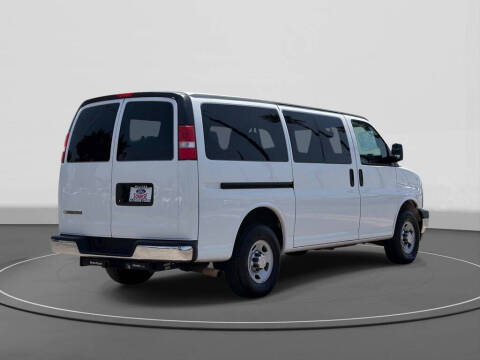 2017 Chevrolet Express LT 3500