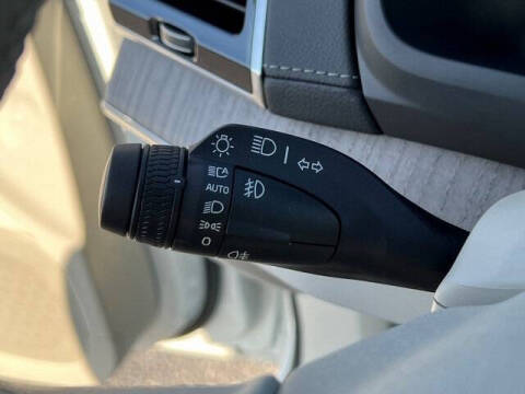 2023 Volvo XC90 Recharge T8 Ultimate Bright Theme 6P