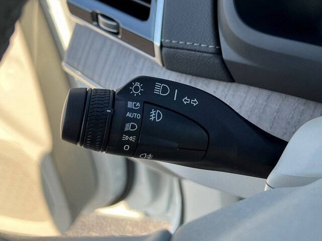 2023 Volvo XC90 Recharge T8 Ultimate Bright Theme 6P