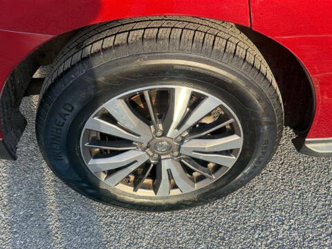 2017 Nissan Pathfinder SV