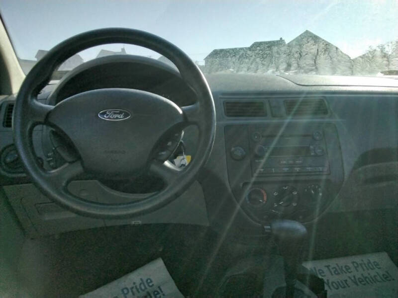 2005 Ford Focus ZX4 SE