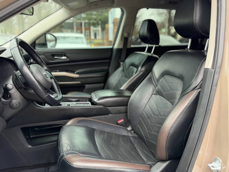 2023 Nissan Pathfinder Platinum