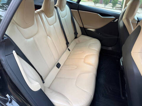 2015 Tesla Model S 85D