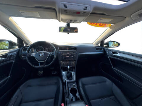 2018 Volkswagen Golf TSI SE