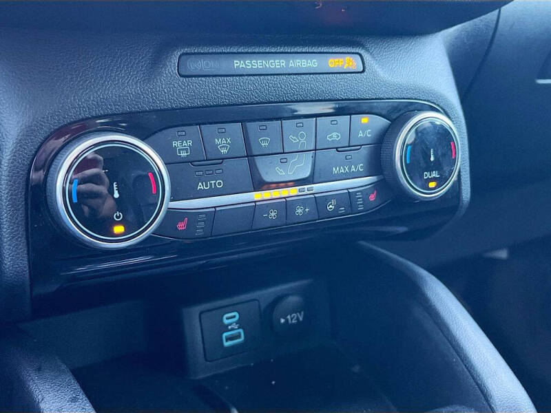 2022 Ford Escape SEL