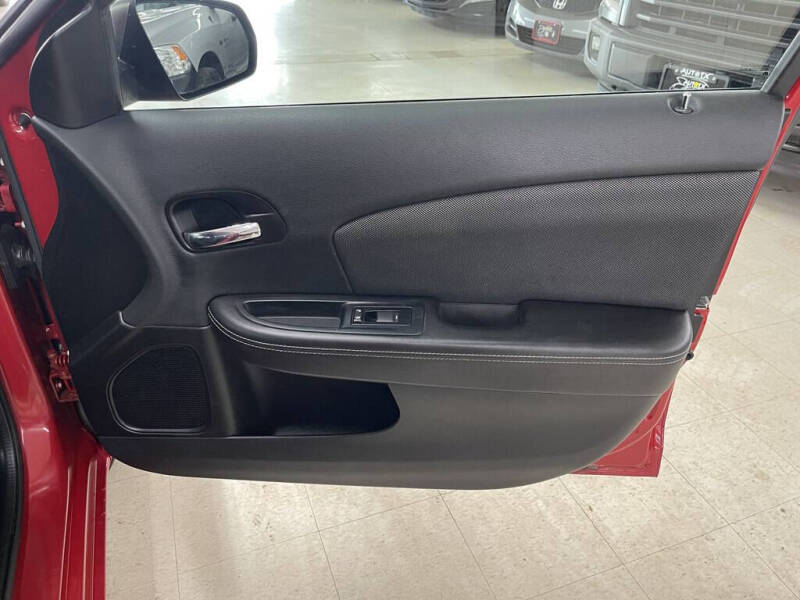 2013 Dodge Avenger SE