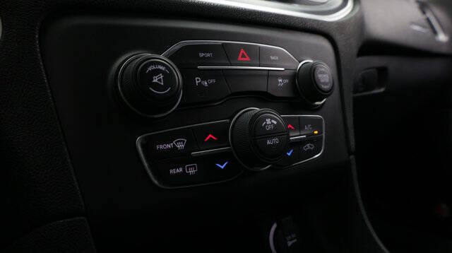 2015 Dodge Charger SXT