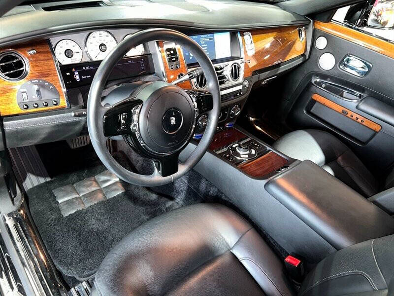 2010 Rolls-Royce Ghost Base photo 24