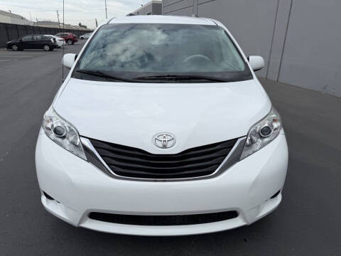 2012 Toyota Sienna
