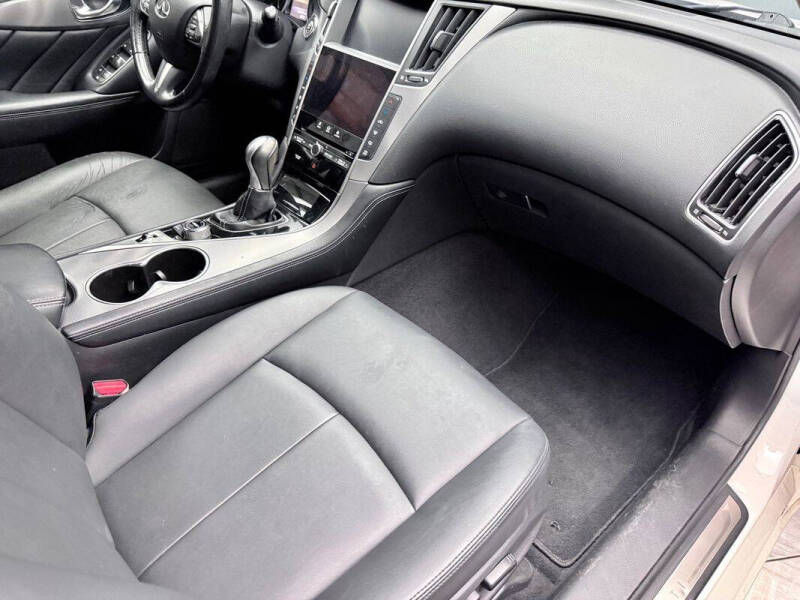 2015 Infiniti Q50