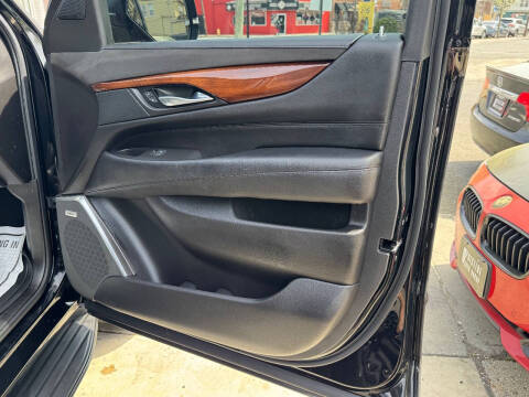2017 Cadillac Escalade Luxury