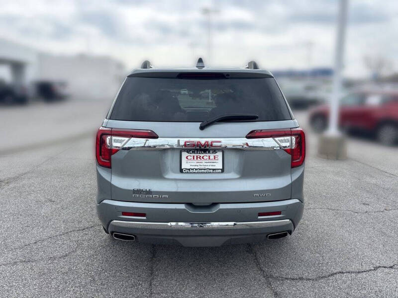 2023 GMC Acadia Denali