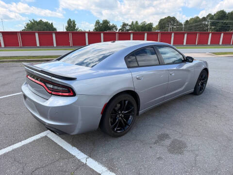 2017 Dodge Charger SE