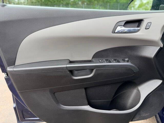 2016 Chevrolet Sonic LT Auto