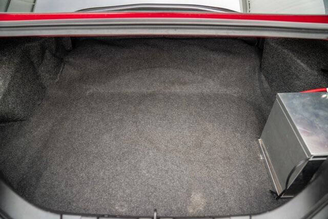 2006 Ford Mustang 37