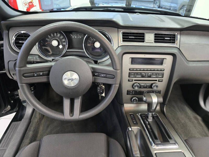 2012 Ford Mustang V6