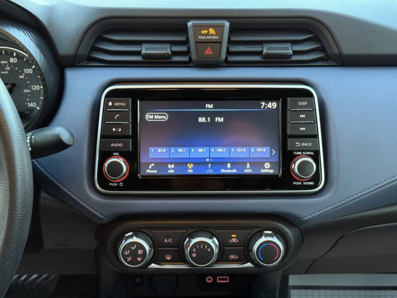 2023 Nissan Versa SV