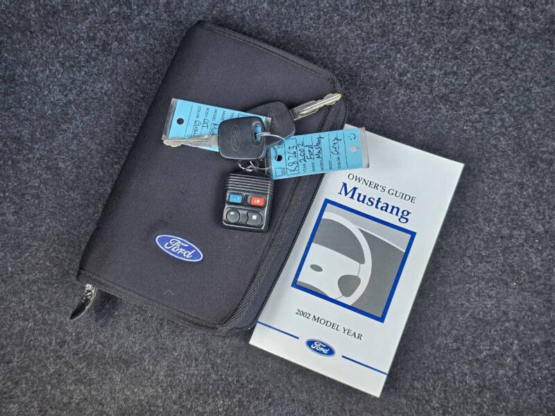 2002 Ford Mustang GT Deluxe