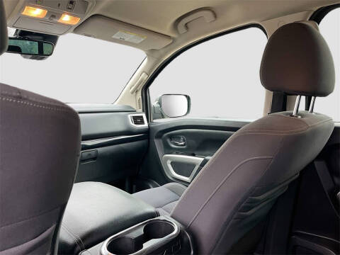 2021 Nissan Titan SV