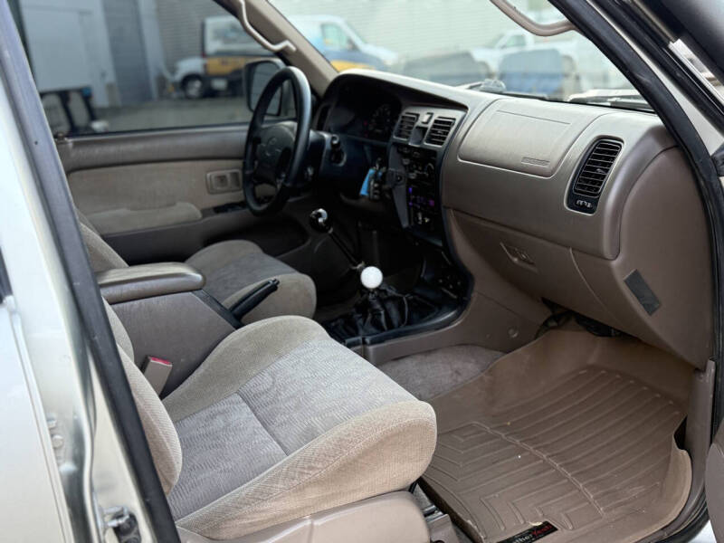 2000 Toyota 4Runner SR5
