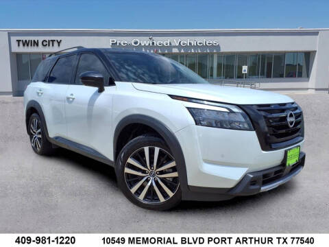 2025 Nissan Pathfinder Platinum Photo