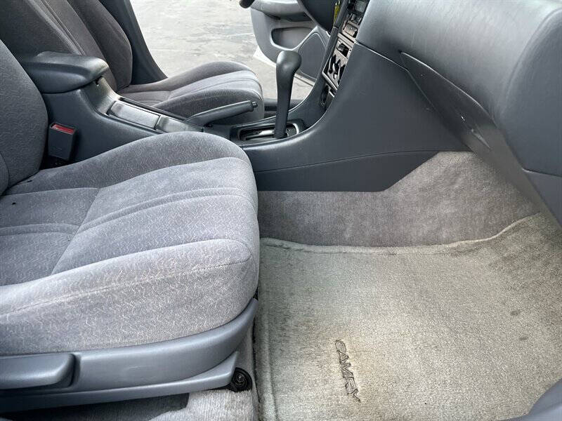 1999 Toyota Camry LE
