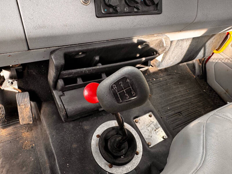 1999 Freightliner FL70