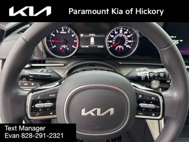 2024 Kia Carnival EX