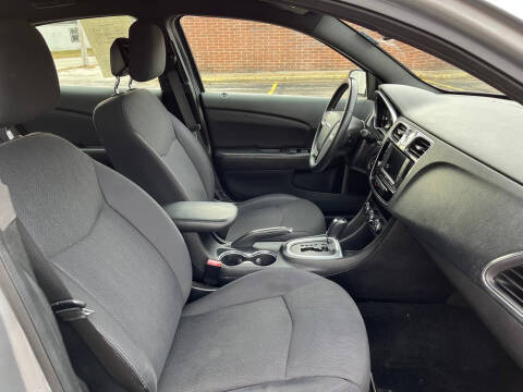 2013 Chrysler 200 Touring