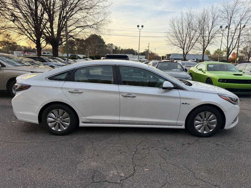 2016 Hyundai Sonata Hybrid Base photo 6