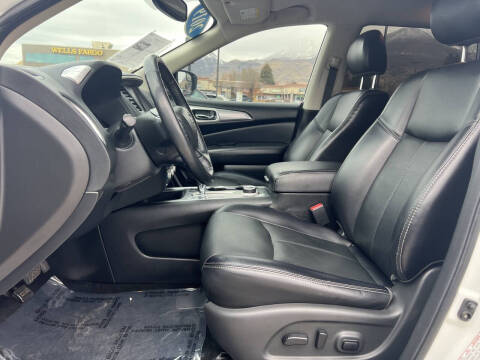 2019 Nissan Pathfinder SL