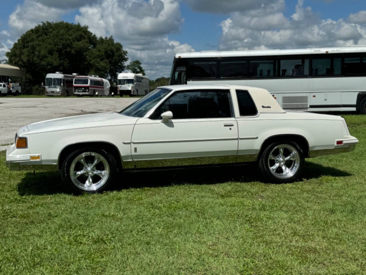 1987 Oldsmobile Cutlass Salon for sale at Memory Lane Classic Cars in Bushnell, FL