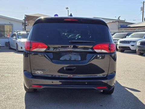 2020 Chrysler Pacifica Touring