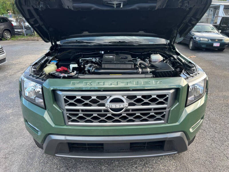 2023 Nissan Frontier SV