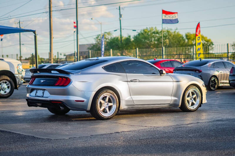 2020 Ford Mustang EcoBoost