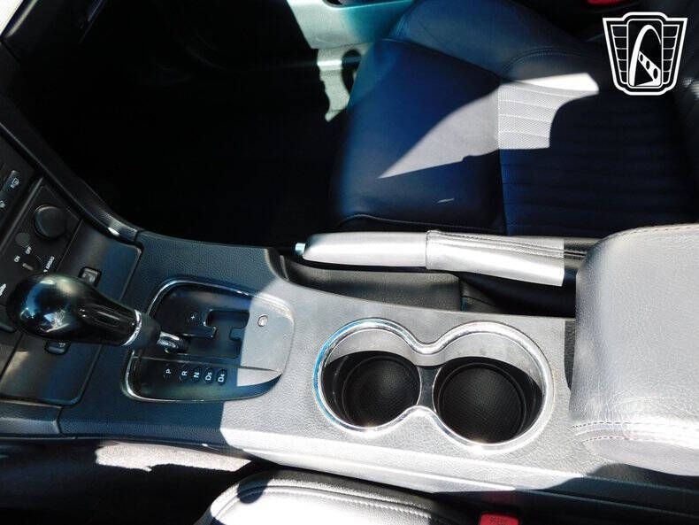 2004 Ford Thunderbird Deluxe