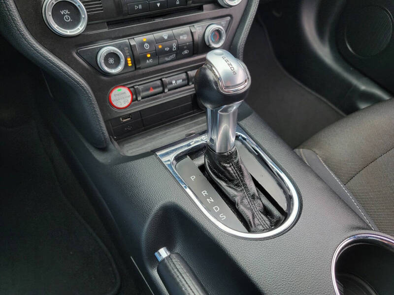 2016 Ford Mustang V6