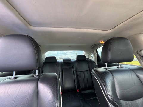 2016 Infiniti Q70 3.7