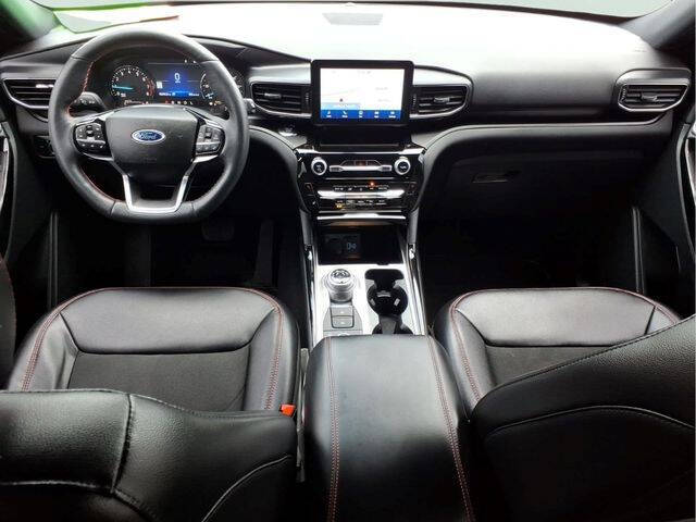 2024 Ford Explorer ST-Line